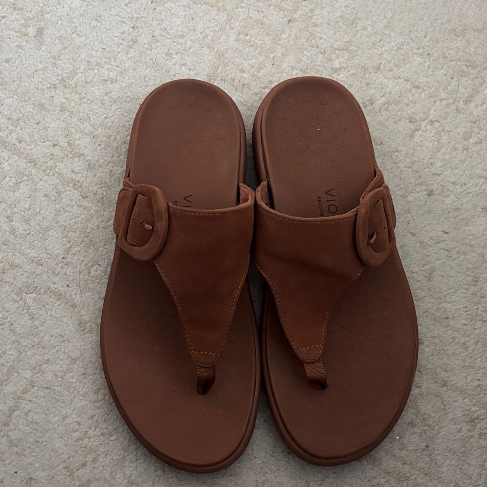Vionic Women's Cognac Flip-Flop Sandals
